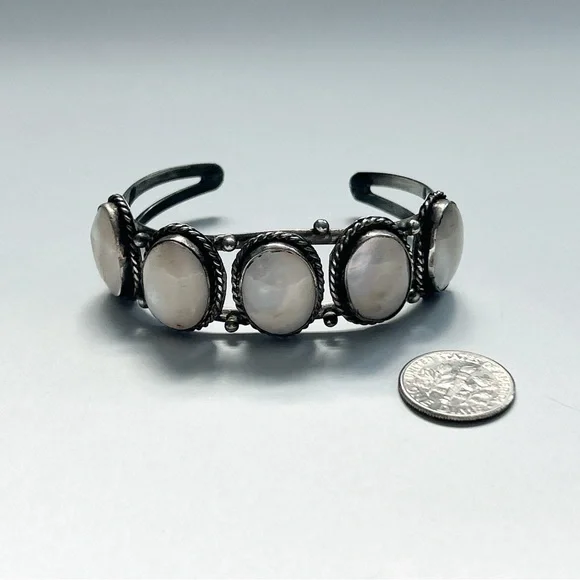Vintage Southwestern Mother of Pearl Sterling Silver Cuff Bracelet - Picture 13 of 14